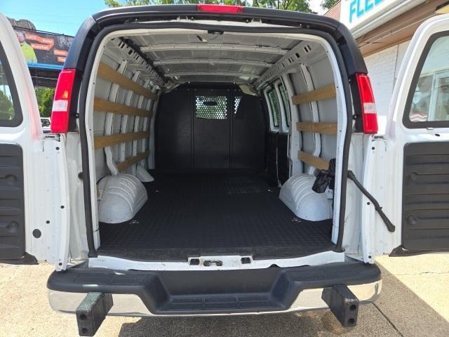2022 gmc savana 2500 work van