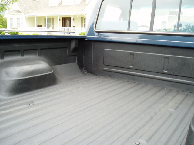 1987 ford f-150 xlt lariat 4x4 .. restored show truck