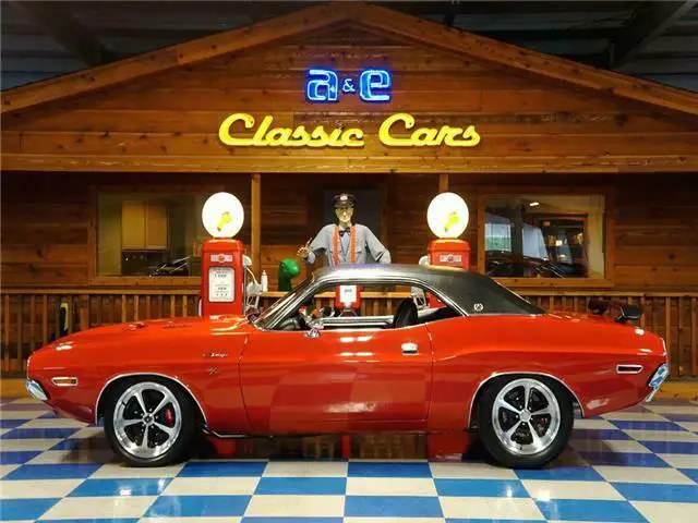 1970 dodge challenger hemi 528 â€“ bright red / black