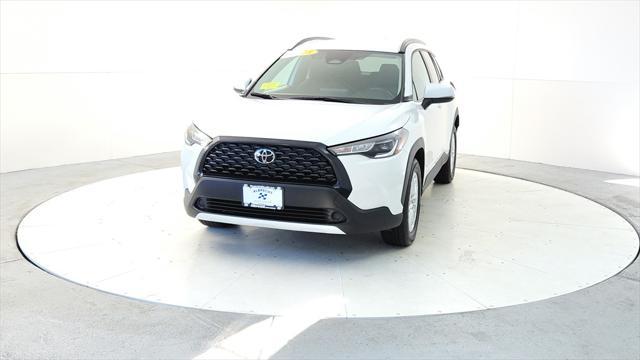 2023 toyota corolla cross le