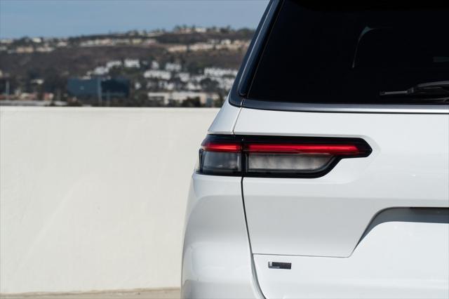 2022 jeep grand cherokee l summit