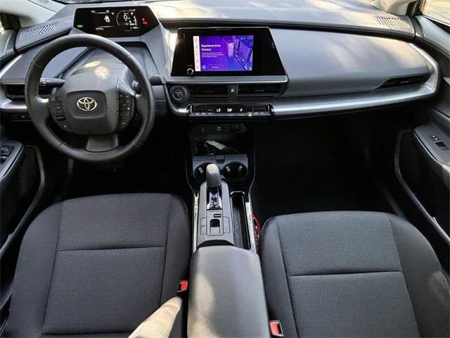 2024 toyota prius le