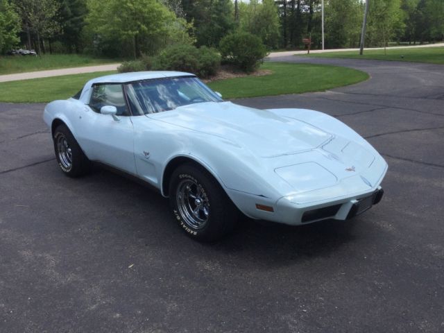 1979 chevrolet corvette with 32,700 miles!