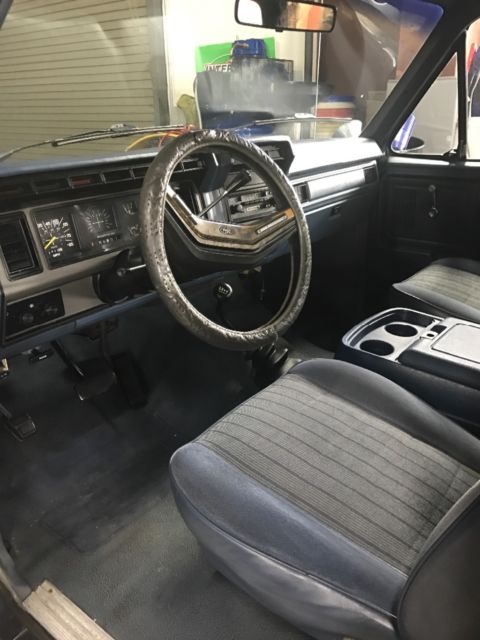 1987 ford bronco classic- good condition !