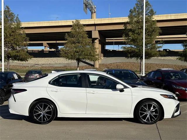 2023 toyota camry se