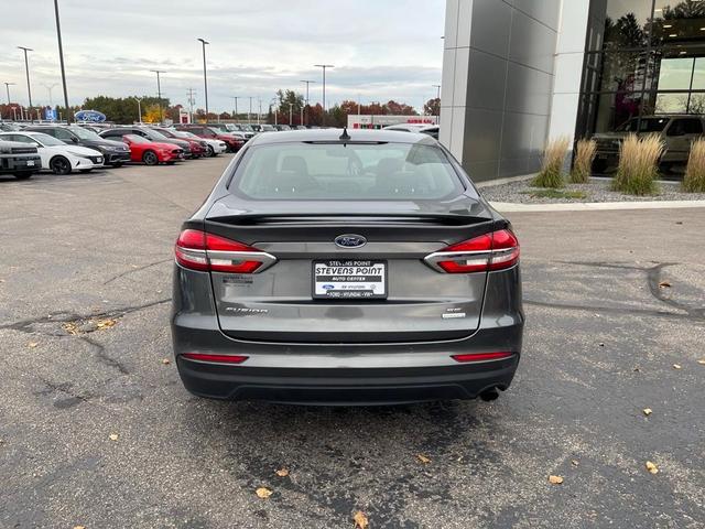 2020 ford fusion se