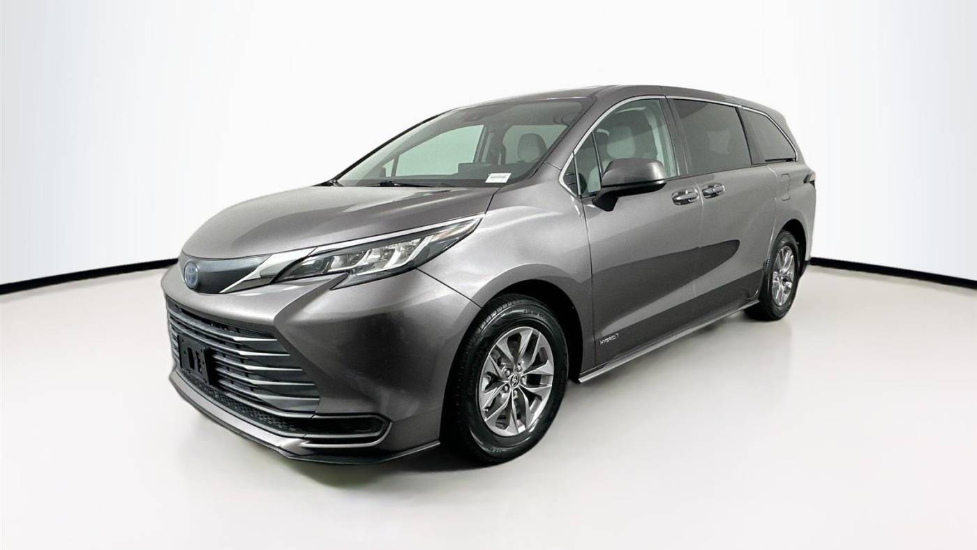 2021 toyota sienna le 8-passenger