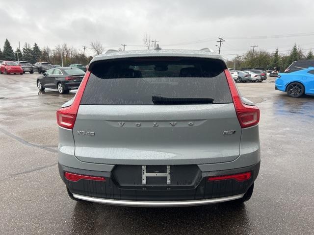 2024 volvo xc40 b5 plus bright theme