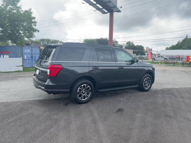 2022 ford expedition xlt