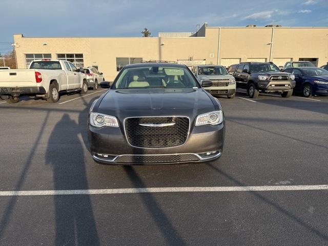 2018 chrysler 300 touring