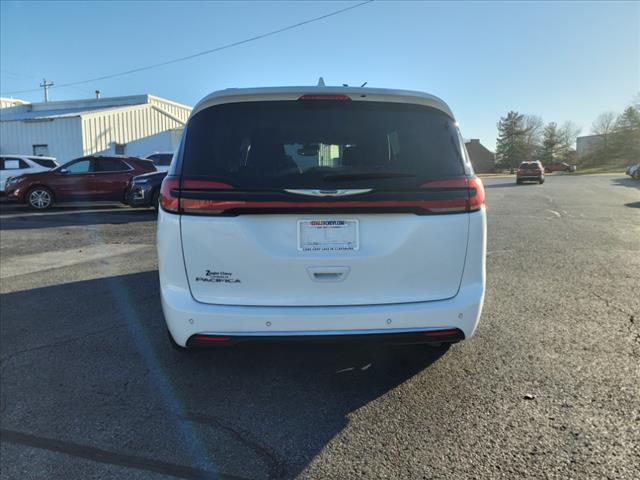 2022 chrysler pacifica touring-l