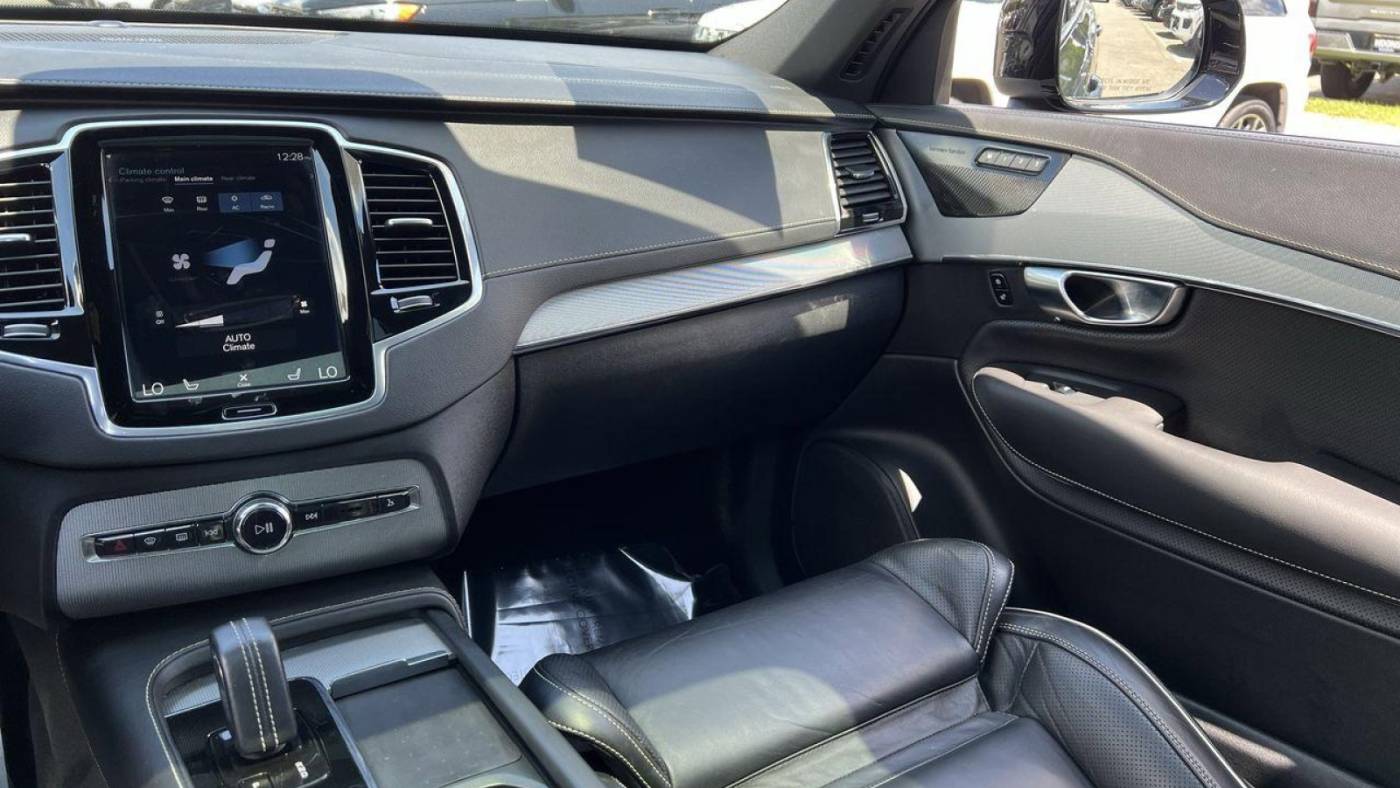 2021 volvo xc90 recharge t8 r-design