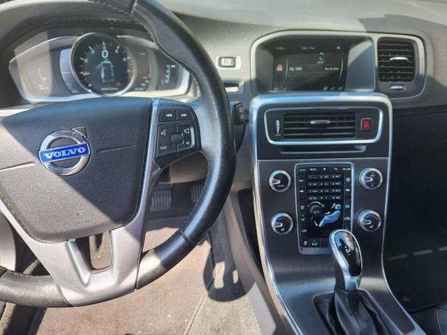 2015 volvo v60 cross country t5