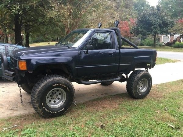 toyota 4x4 truck no reserve!!!