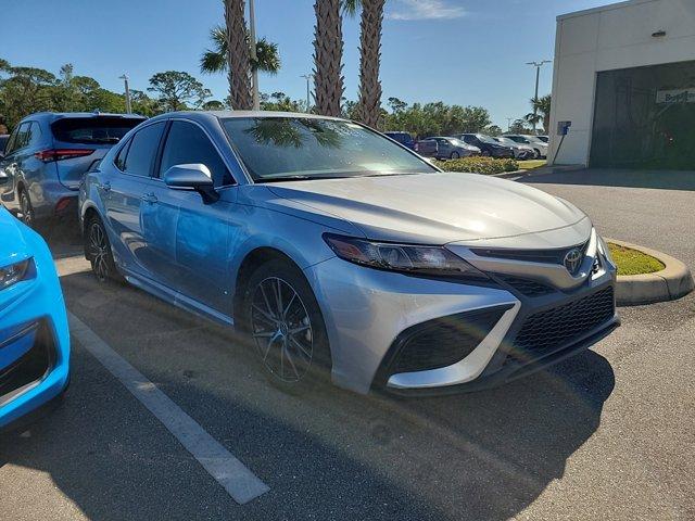 2022 toyota camry se