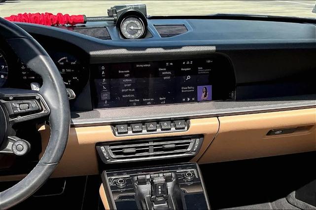 2020 porsche 911 carrera