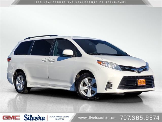 2020 toyota sienna le