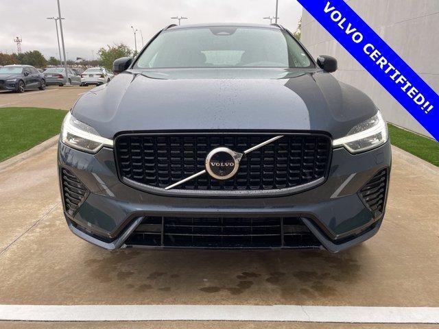 2024 volvo xc60 b5 plus dark theme