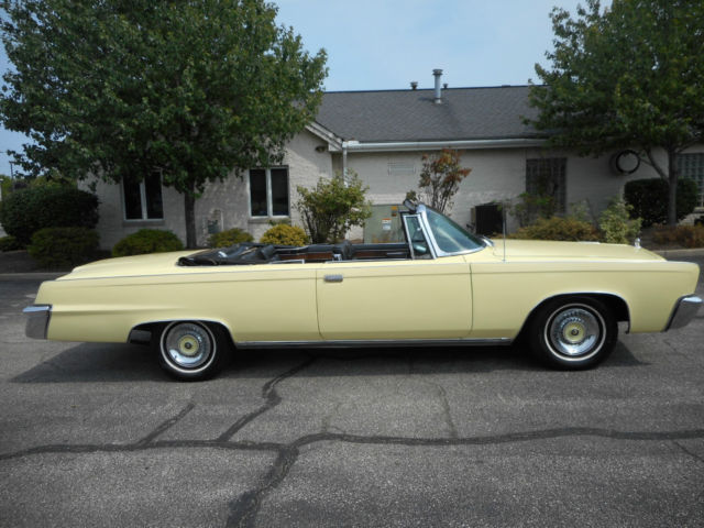 56k actual miles! absolutely gorgeous! don't miss this rare chrysler convertible