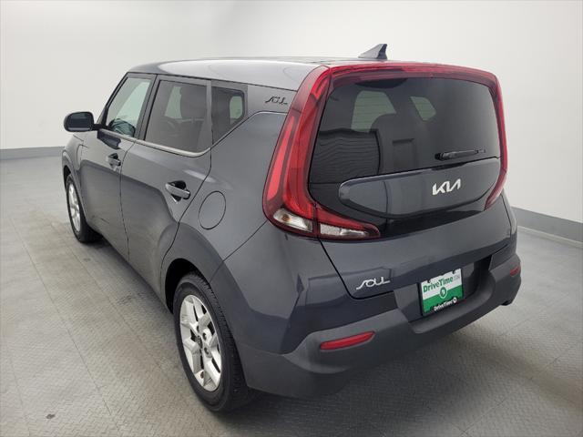 2022 kia soul lx