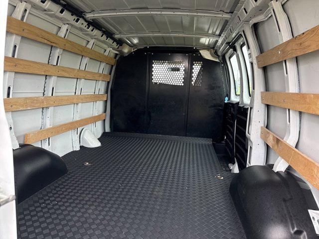 2022 gmc savana 2500 work van