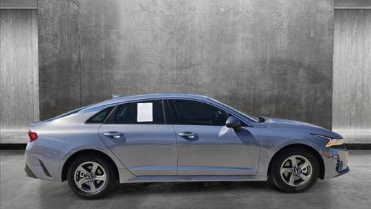 2023 kia k5 lxs