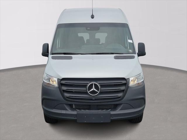 2024 mercedes-benz sprinter 2500 standard roof