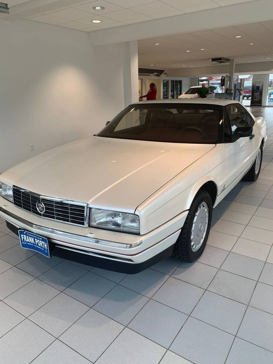 1990 cadillac allante 2 seater convertible. includes soft and hard top. 4.5l