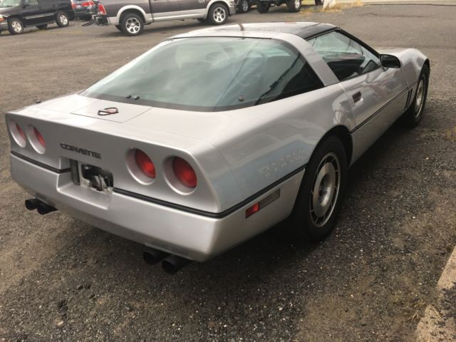 1985 chevrolet corvette coupe 68,916 miles one owner no accidents