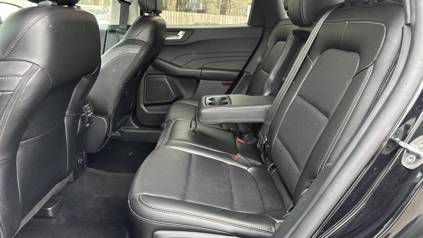 2022 ford escape sel