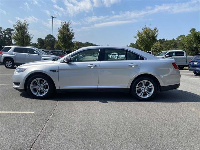 2018 ford taurus se