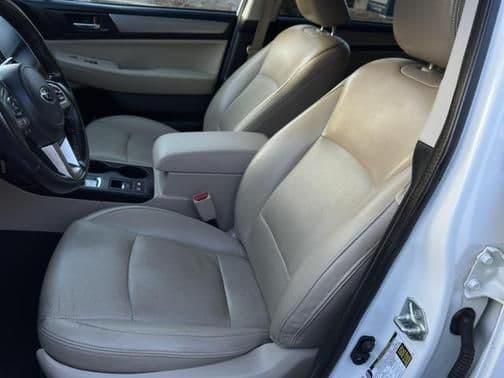 2017 subaru outback in northwoods, illinois