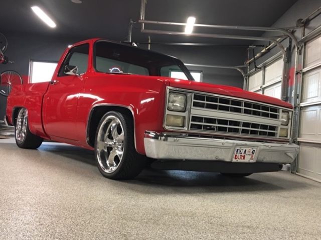 1985 chevrolet c10 custom restomod lowered dropped chevy show truck