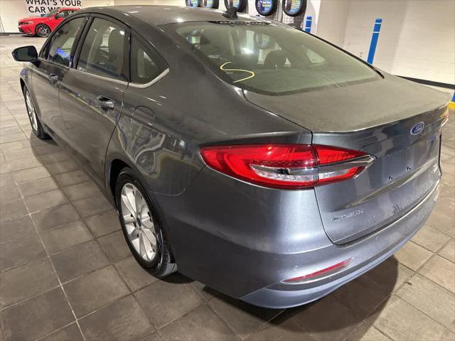 2019 ford fusion se