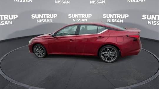 2023 nissan altima 2.0 sr