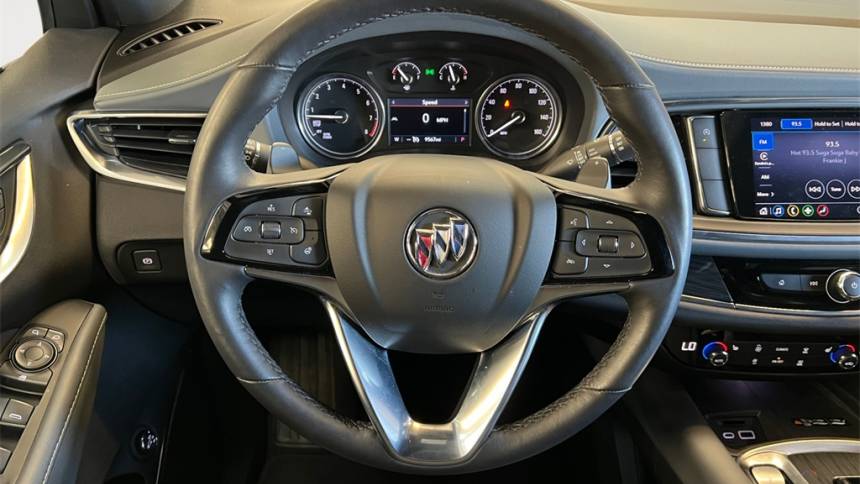 2024 buick enclave essence