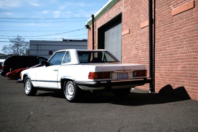 beautifully maintained mercedes-benz 380 sl roadster