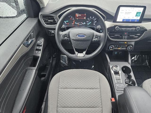 2021 ford escape se