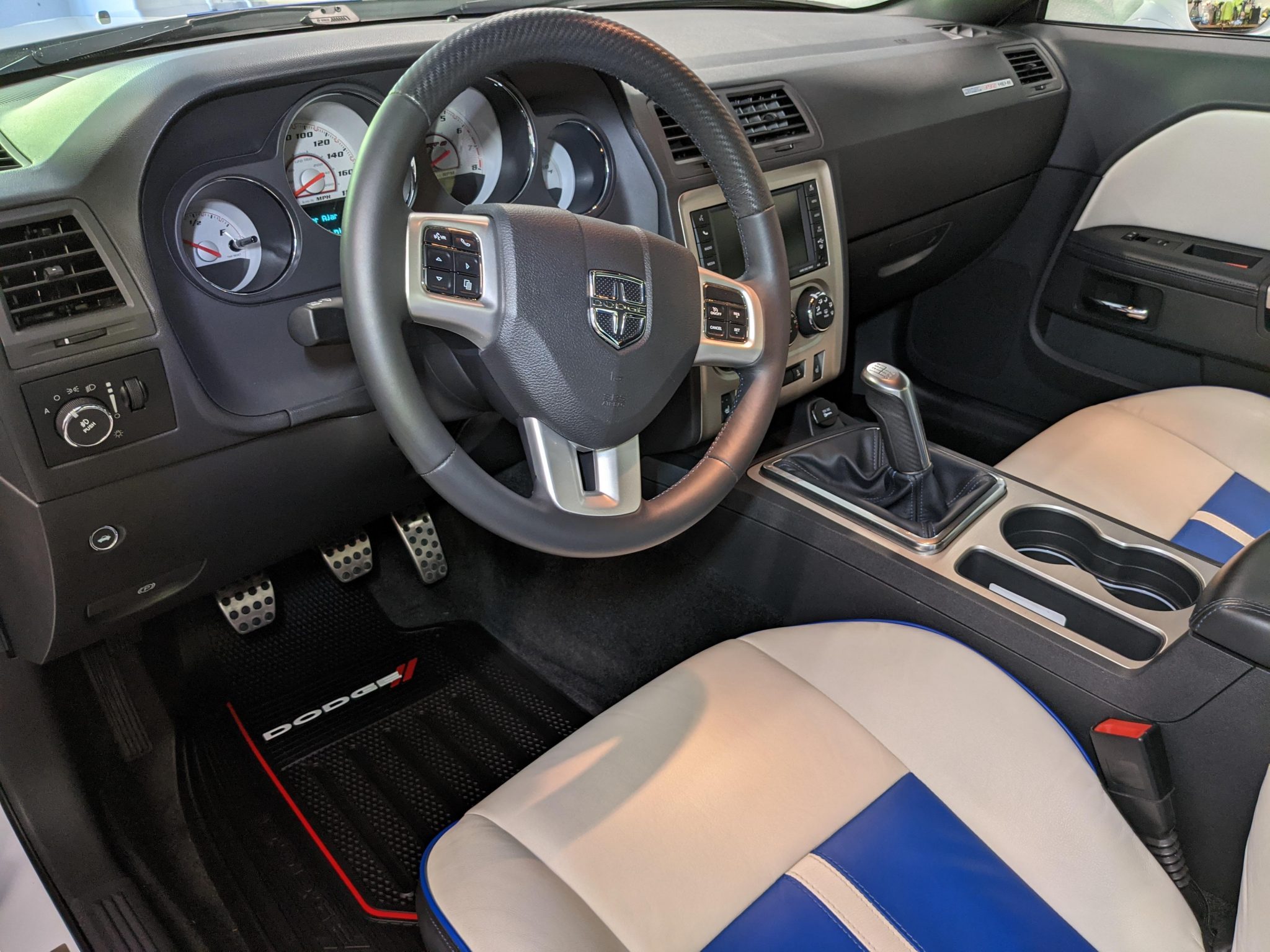 2011 dodge challenger srt8 392 inaugural edition 6-speed