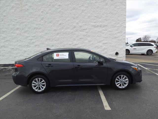 2023 toyota corolla hybrid le