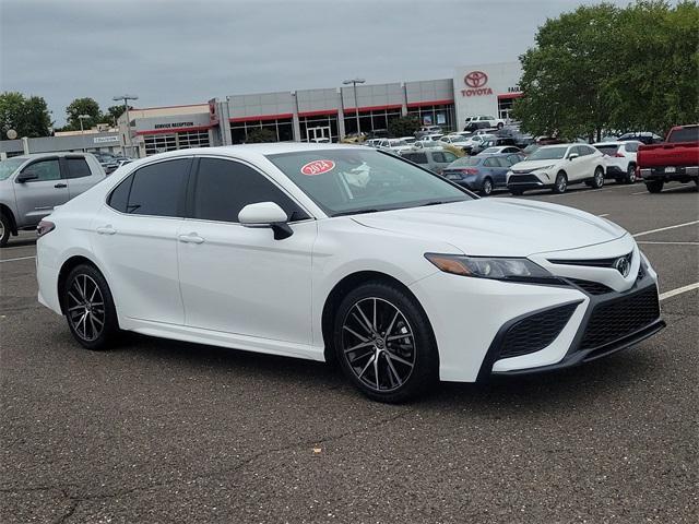 2024 toyota camry se