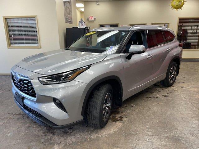 2021 toyota highlander xle