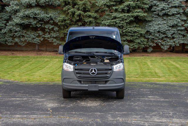 2023 mercedes-benz sprinter 2500 standard roof