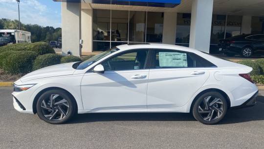 2025 Hyundai Elantra severe weather kit