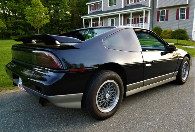 1986 pontiac fiero gt ** only 53,000 miles ** 4-speed **