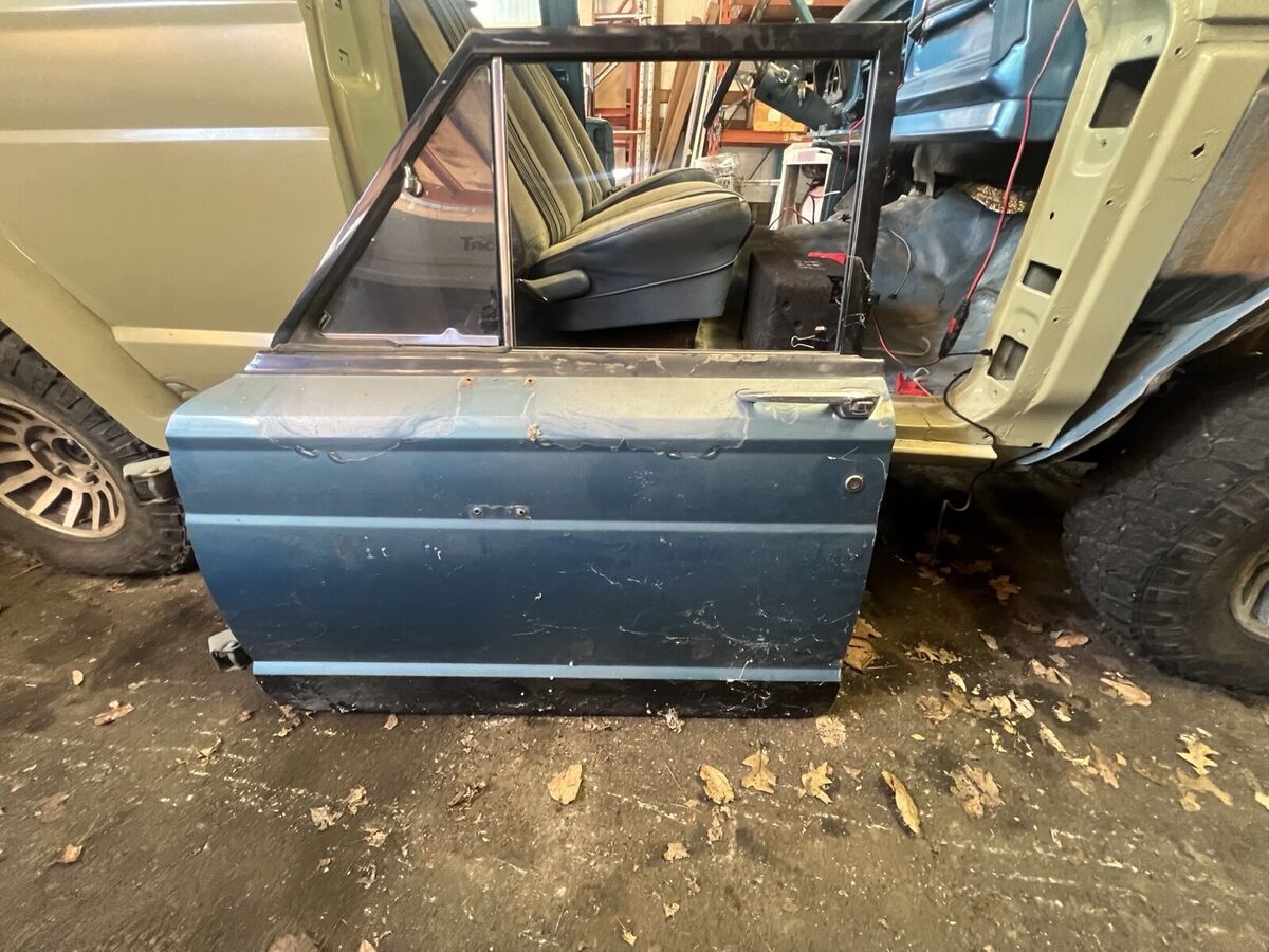 1975 jeep cherokee suv blue chief