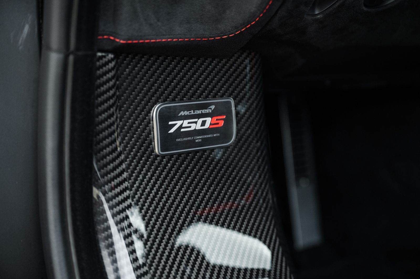 2024 mclaren 750s coupe, bespoke paint,carbon fibre,$540k ,perf int