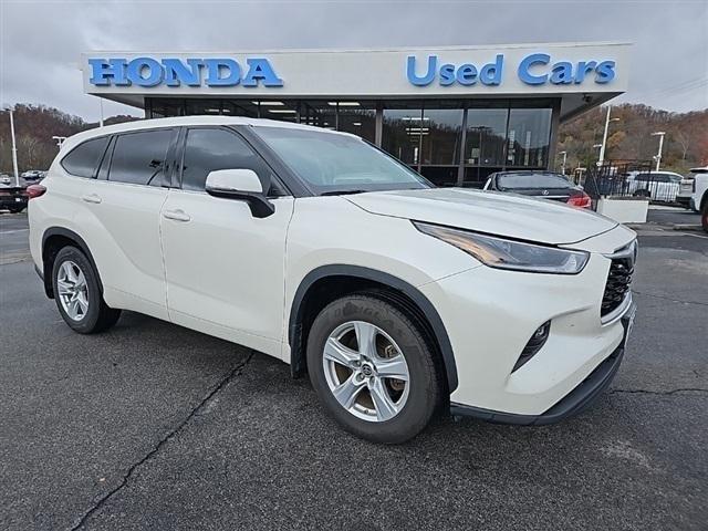 2021 toyota highlander le