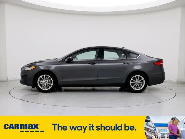 2019 ford fusion se