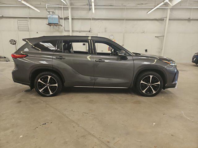 2021 toyota highlander xse